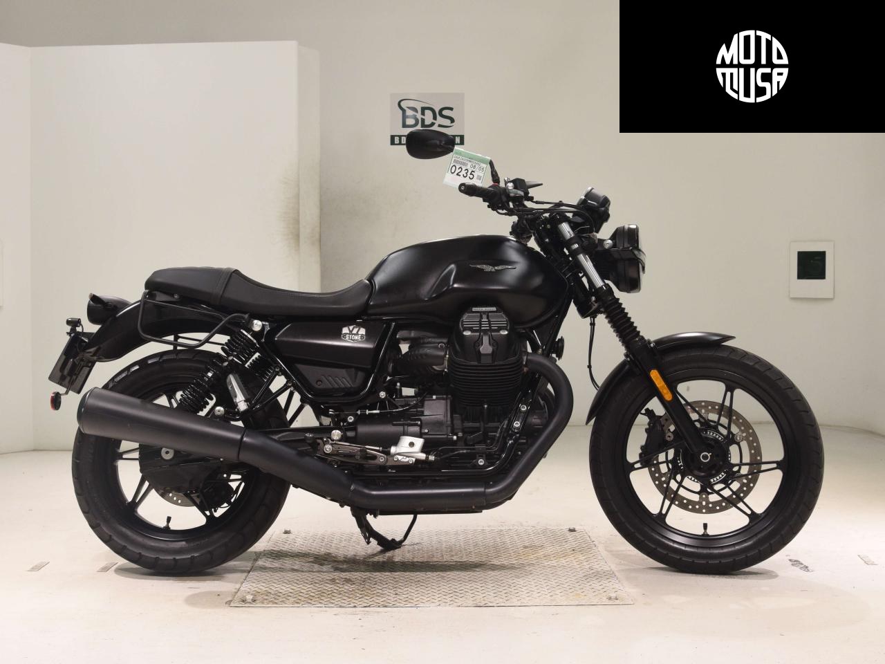 Moto Guzzi V7 Stone - фото 1