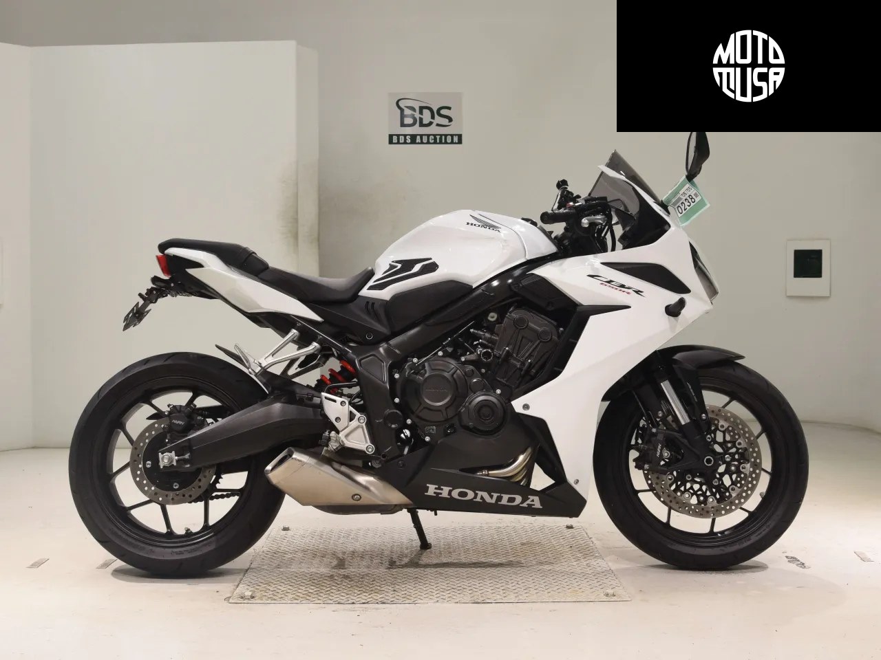 Honda CBR650R - фото 1