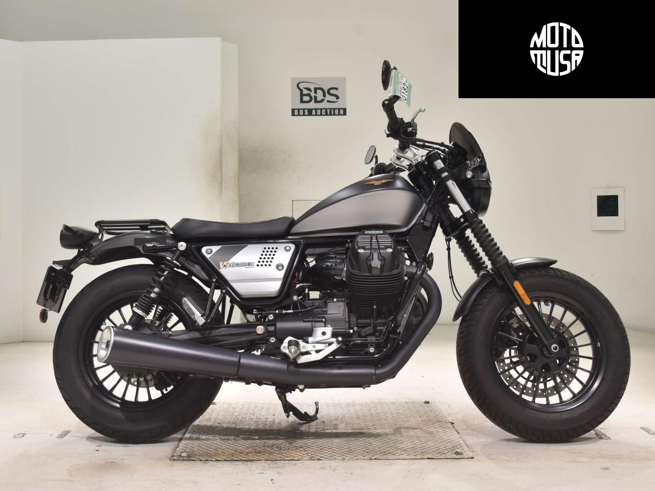 Moto Guzzi V9 Bobber - фото 1